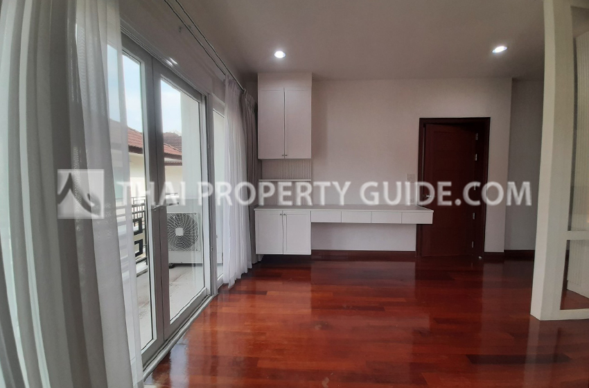 House with Shared Pool in Sukhumvit 